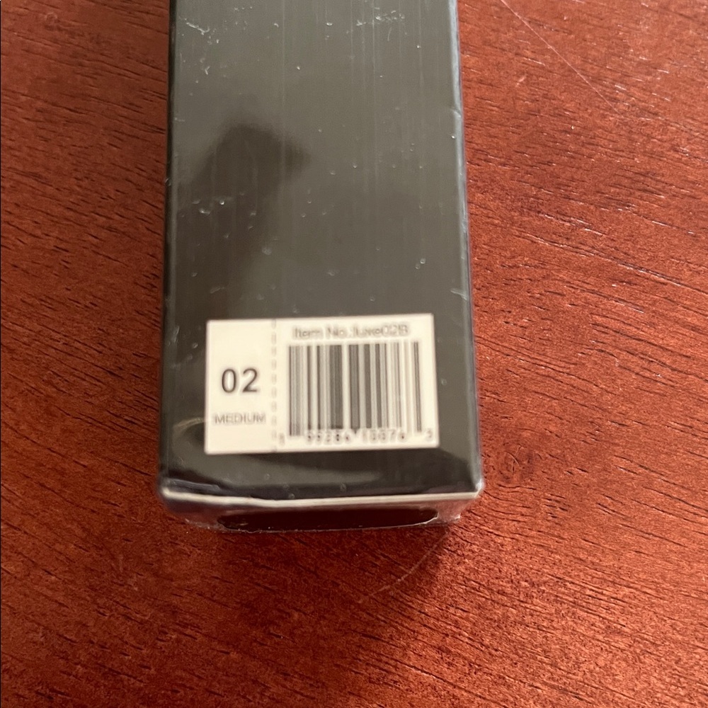 Luxe Color Changing Foundation, NEW, 02 Medium - Picture 3 of 3